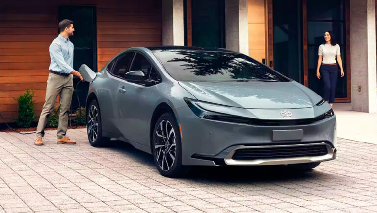 Toyota lĩnh ấn tiên phong. Prius mở đường hybrid