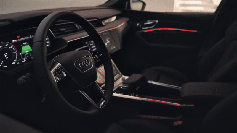 Audi Q8 e-tron là model mới nhất của nhà Audi Audi Q8 e-tron là model mới nhất của nhà Audi