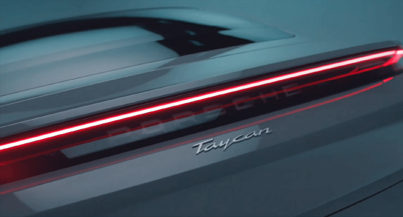 Porsche Taycan có màn ra mắt ngoạn mục Porsche Taycan có màn ra mắt ngoạn mục