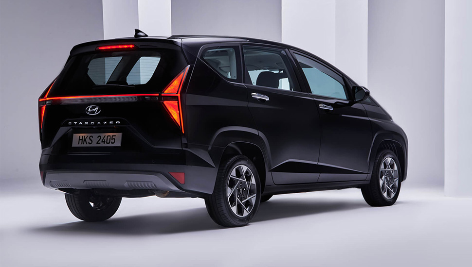 Hyundai Stargazer X Hyundai Stargazer X