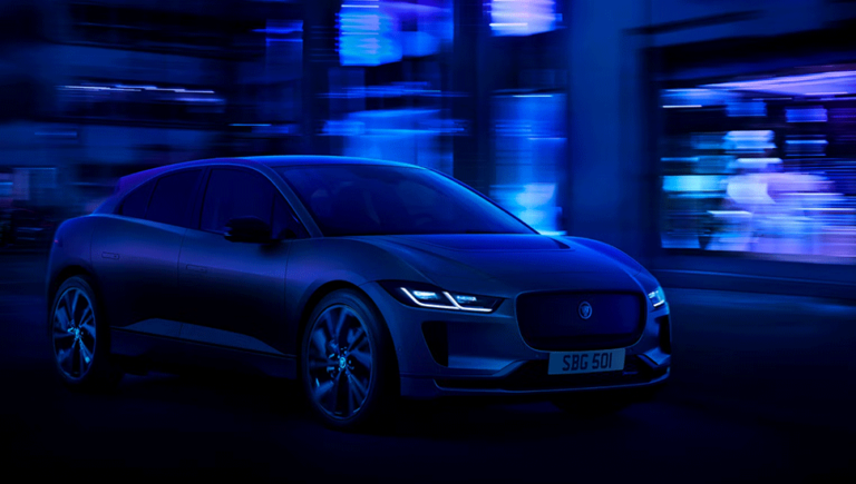 Jaguar I-Pace: Hào quang xanh trong nhịp đập mới