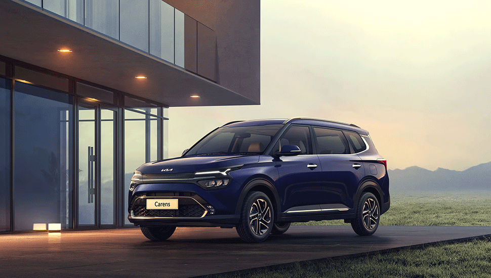 Kia Carens Luxury & cuộc chiến sinh tồn trong vùng đất chết