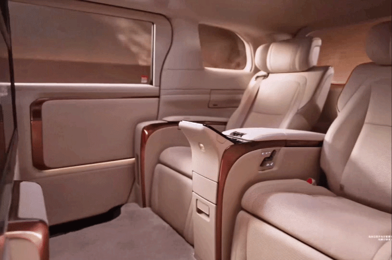 Lexus LM 500h Ghế sau