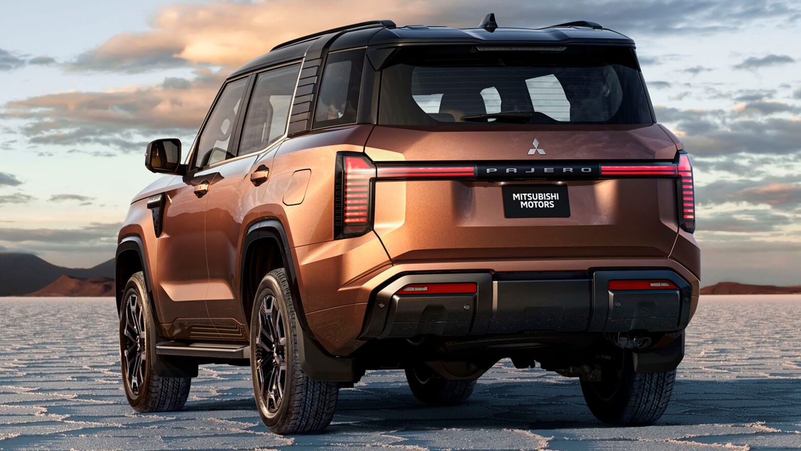 Pajero Side view