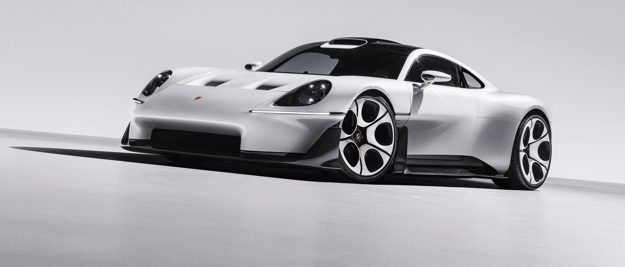 Porsche Mission S Ngang