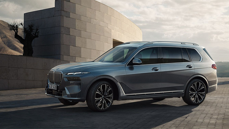 Bmw X7 Side