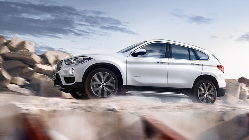 Bmw x1 side view