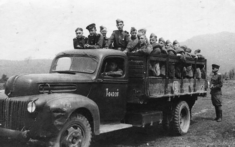 Truck 02