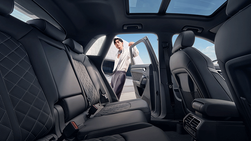 Audi q3 sportback ghe sau